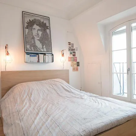 Charming With Stunning Views Of Apartment Paris