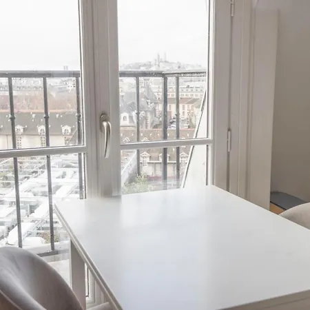 Apartment Charming With Stunning Views Of